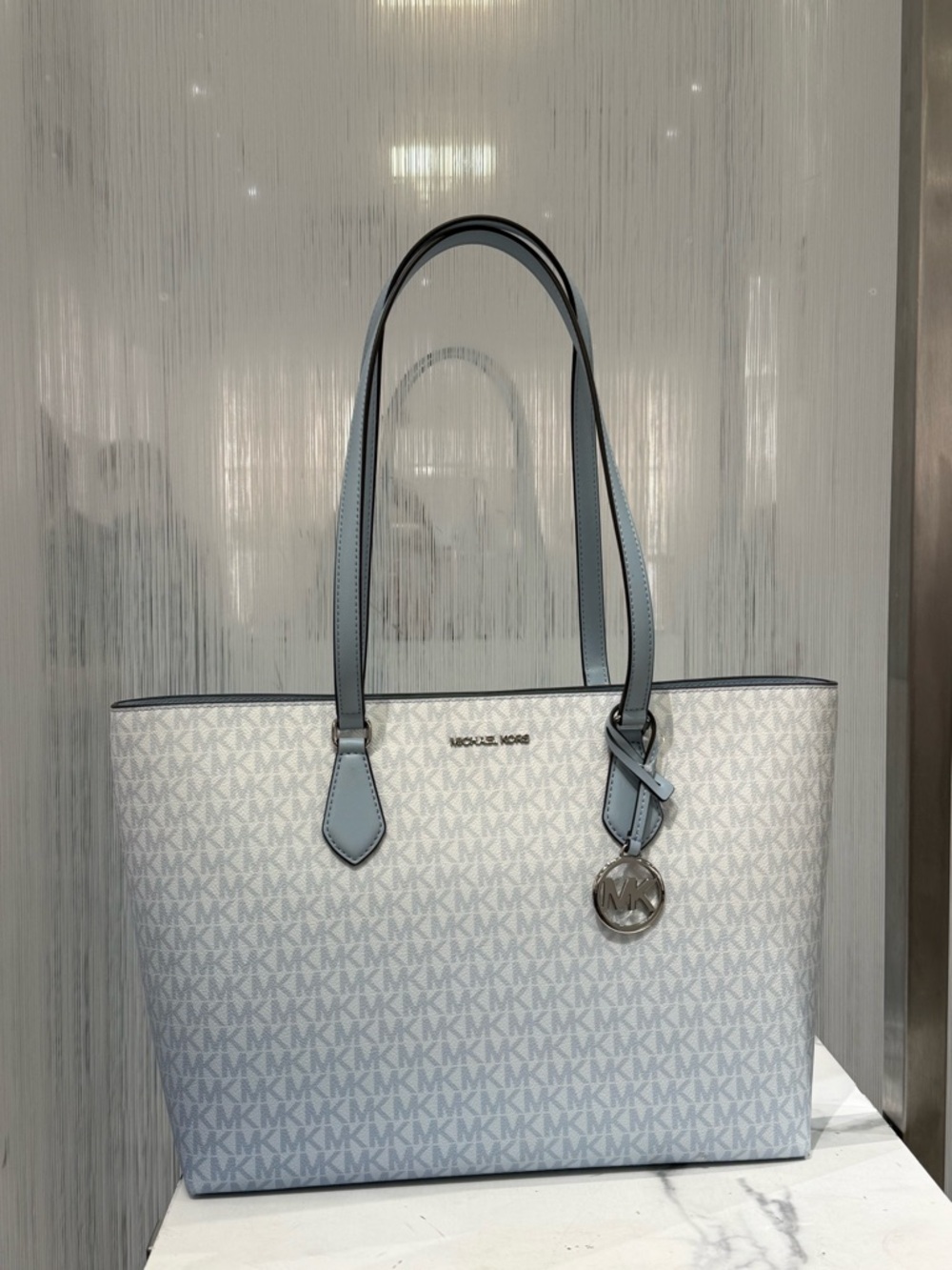 MICHAEL KORS Sheila Large Ombré Signature Logo Tote Bag